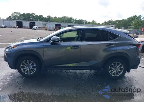 2021 Lexus Nx 300 z USA, uszkodzony, nr VIN JTJDARDZ8M2240786